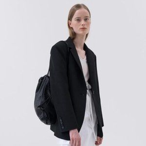 KINDERSALMON Wool Oversized Single Blazer in Black